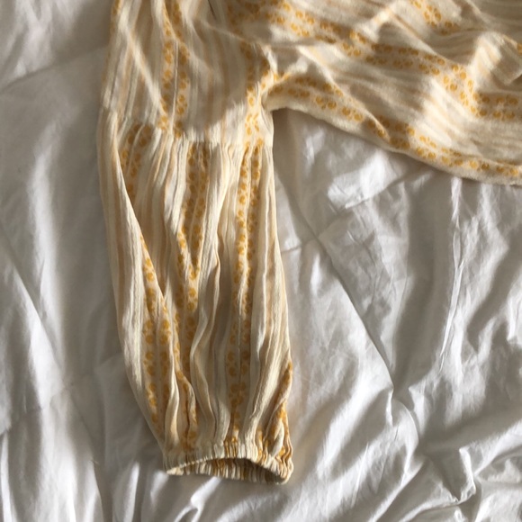 Velvet by graham and spencer comfy popover top with long sleeves. - Picture 5 of 5